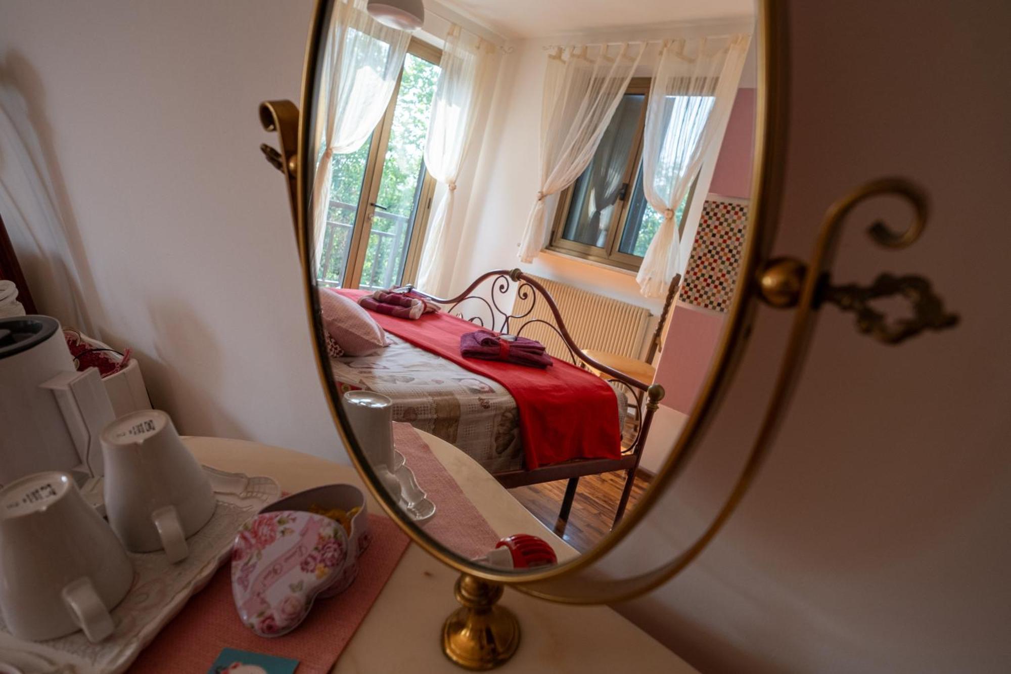 La Vie En Rose Bed & Breakfast Buia Eksteriør bilde
